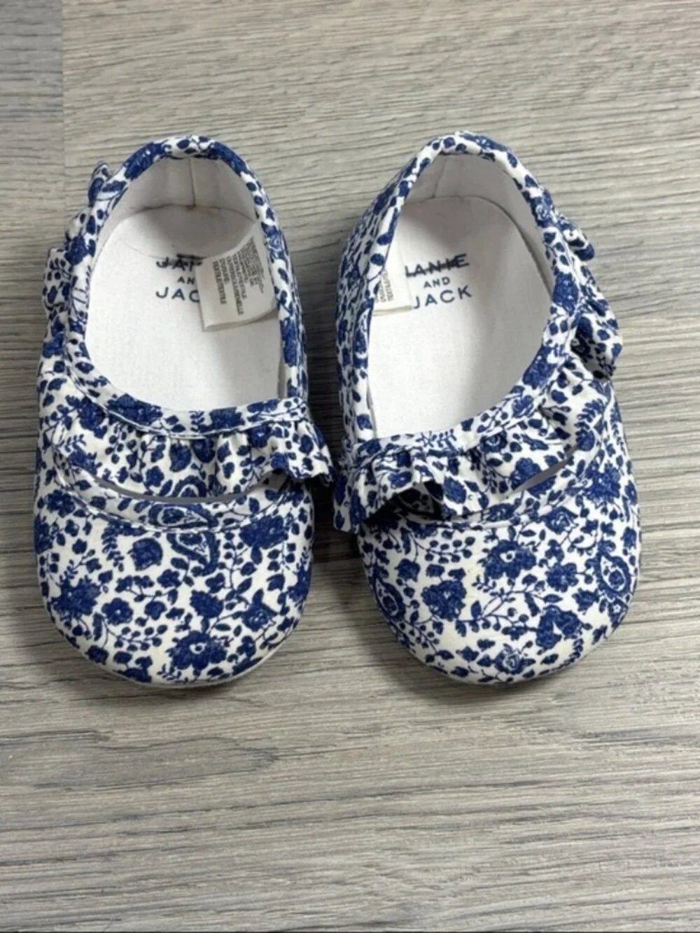 Janie and Jack Blue Floral Mary‎ Jane Baby Shoes 6-12 Months